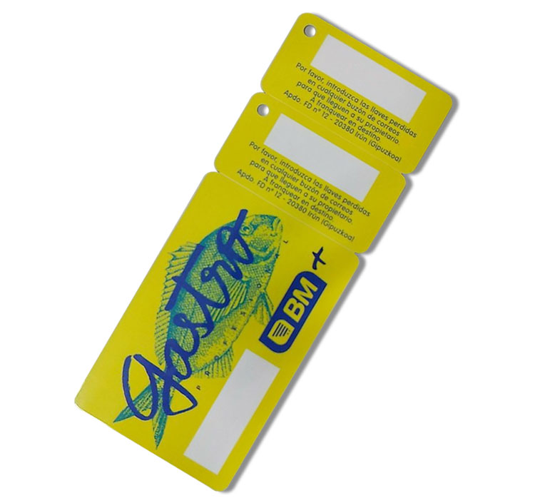 Czy karta PVC 2 w 1 z odrywaną plastikową zawieszką Combo to nowość na rynku?